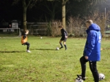 Training S.K.N.W.K. JO19-1 op het oude trainingsveld (14/23)